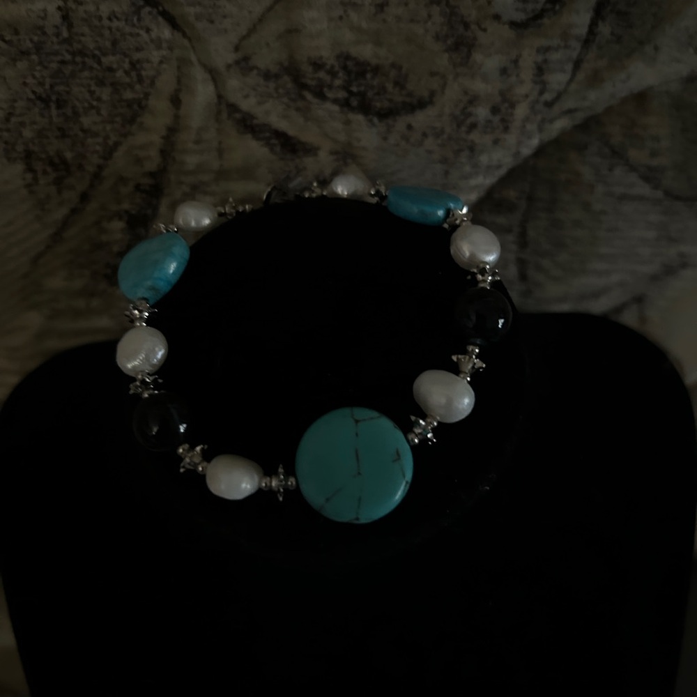Turquoise Heart and Pearl Bracelet Necklace with Heart Clasp - Picture 3 of 8